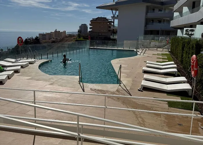 Luxurious With Ocean Views Апартаменти *