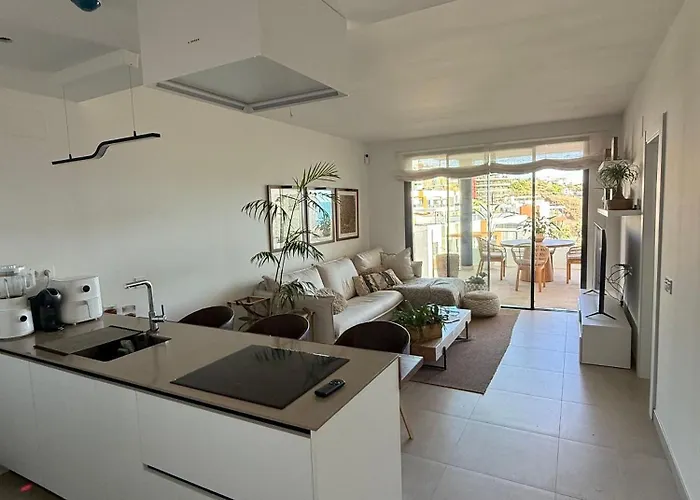 Luxurious With Ocean Views