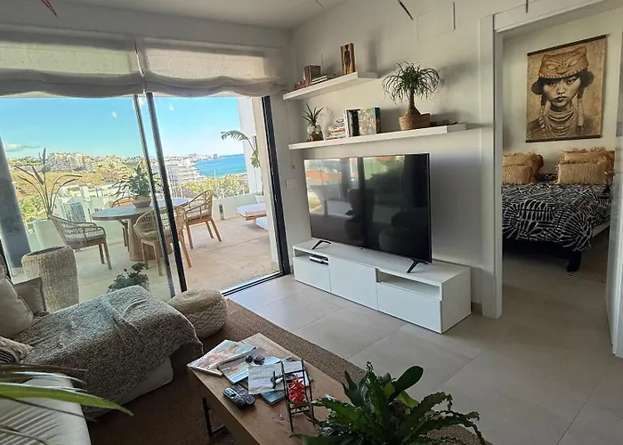 Luxurious With Ocean Views Апартаменти