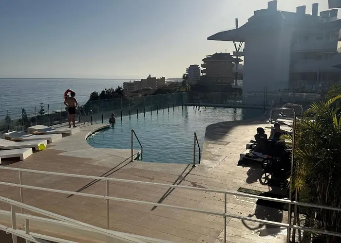 Luxurious With Ocean Views Апартаменти