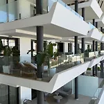 Апартаменты Luxurious With Ocean Views