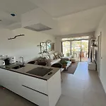 Luxurious With Ocean Views