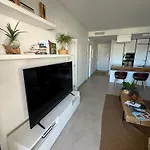 Апартаменты Luxurious With Ocean Views