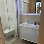 Апартаменты Luxurious With Ocean Views