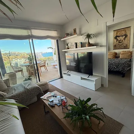 Luxurious Fuengirola With Ocean Views דירה