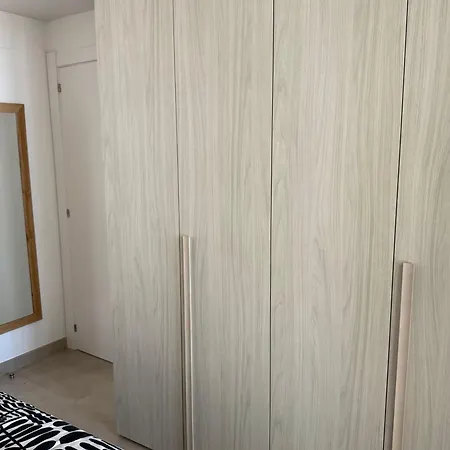 Luxurious Fuengirola With Ocean Views מיחאס