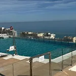Luxurious With Ocean Views Апартаменти *
