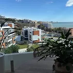 Luxurious With Ocean Views Апартаменти *