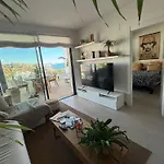 Luxurious With Ocean Views Апартаменти