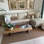 Luxurious With Ocean Views Апартаменти