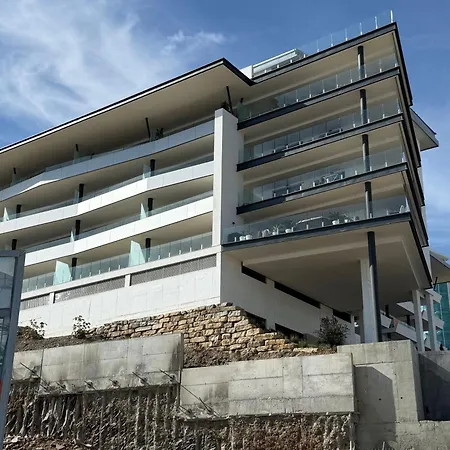 Апартаменти Luxurious With Ocean Views Фуенхірола
