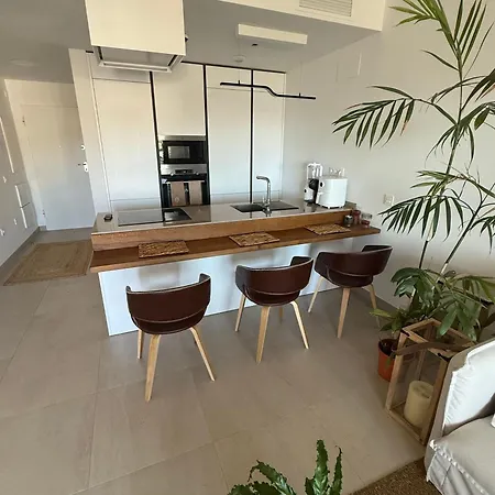 Апартаменти Luxurious With Ocean Views *